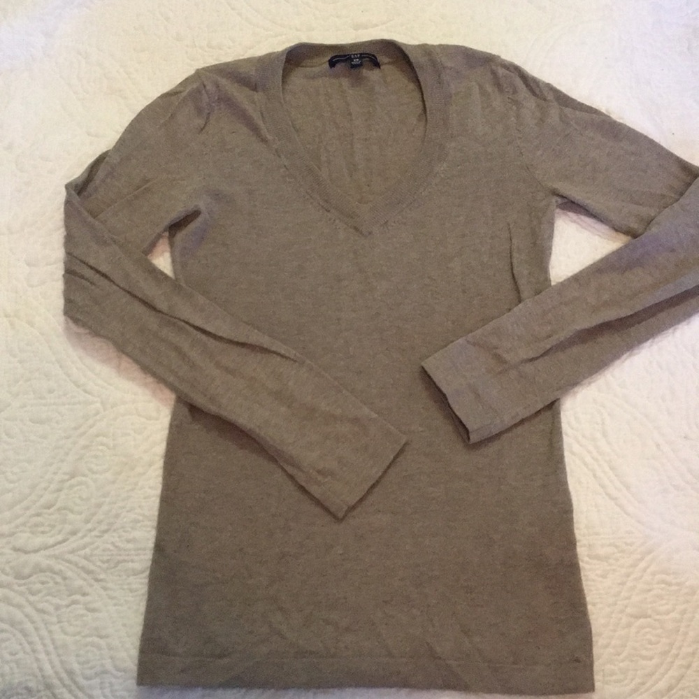 Light brown v neck sweater